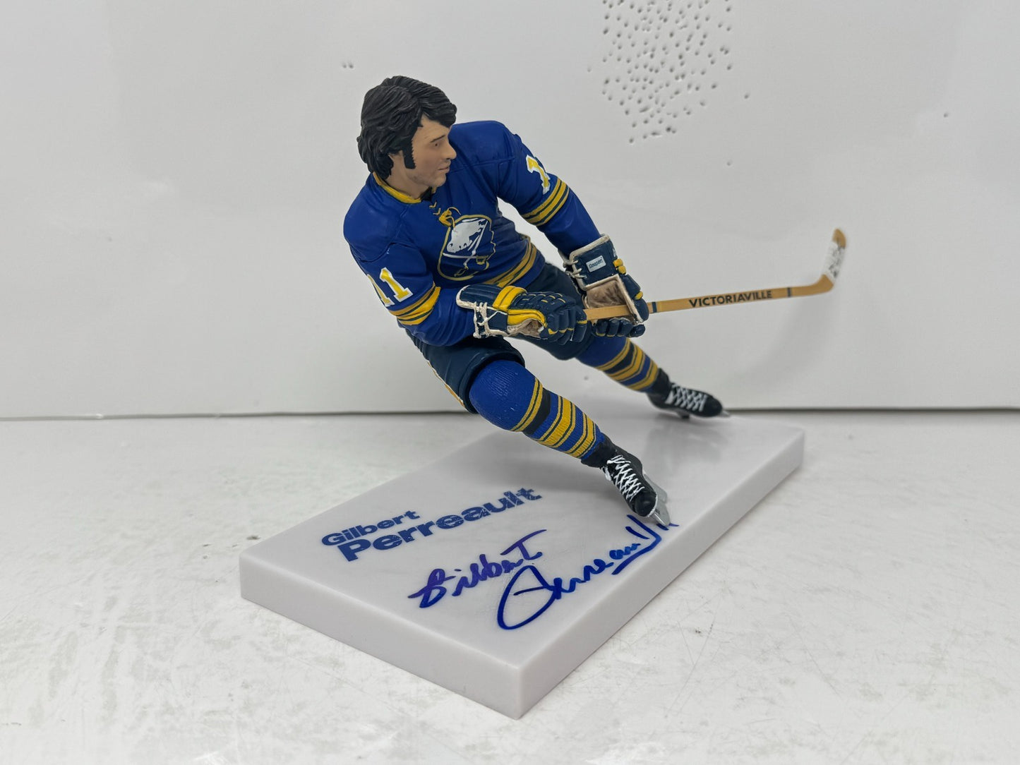 McFarlane NHL Gilbert Perreault Buffalo Sabres Figure Auto Signed