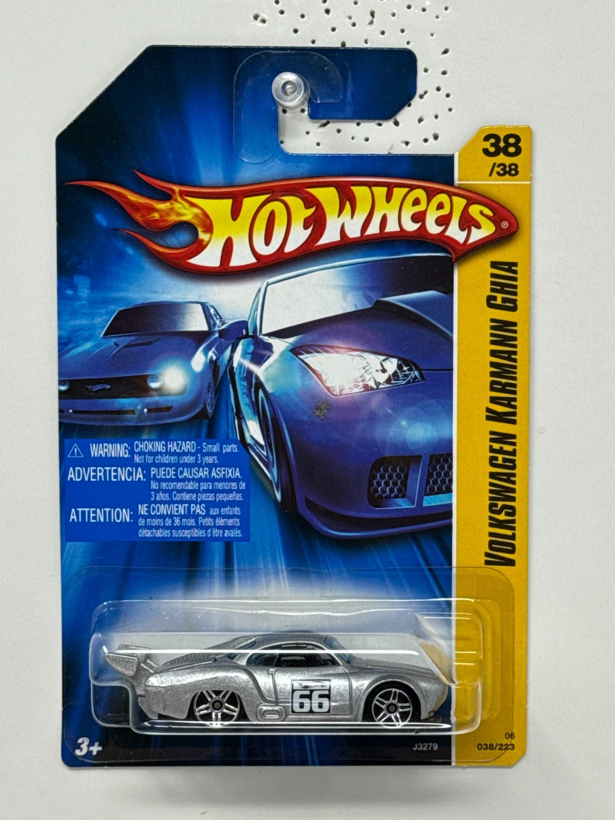 Hot Wheels 2006 Series Volkswagen Karmann Ghia 1:64 Diecast