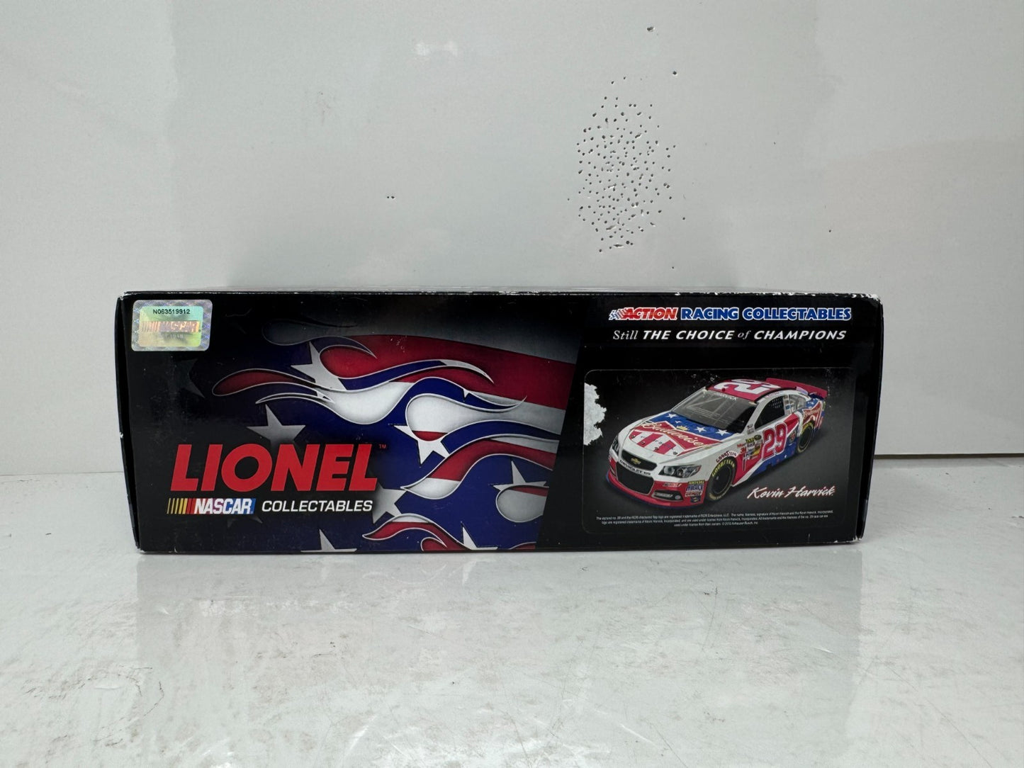 Lionel Nascar #29 Kevin Harvick Budweiser Salutes 2013 Chevy SS 124 Diecast