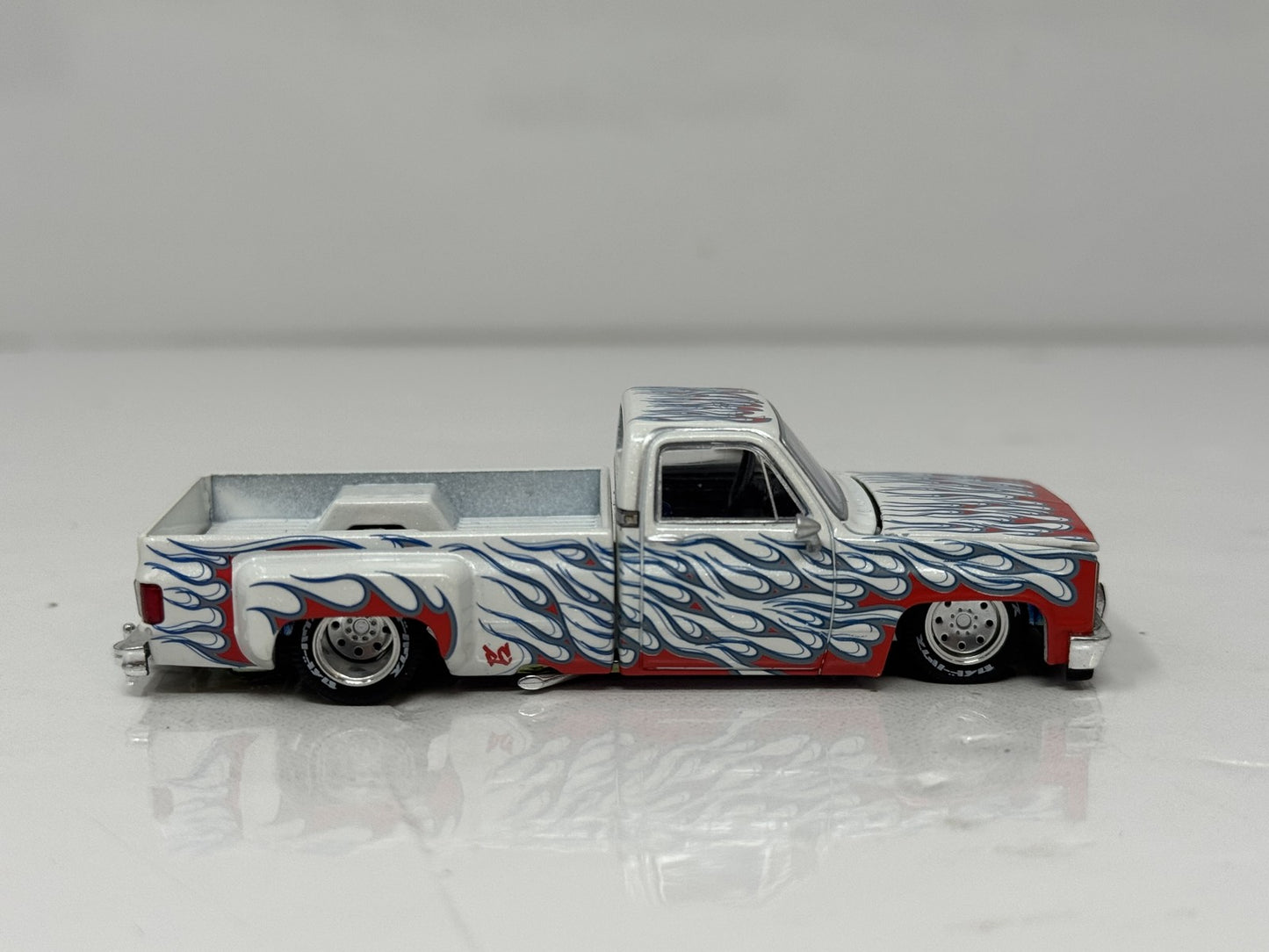 Kaido House MINI GT Chevrolet Silverado Dually On Fire V2 1:64 Diecast