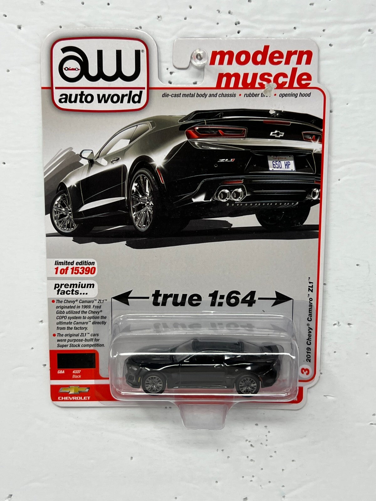 Auto World Modern Muscle 2019 Chevy Camaro ZL1 1:64 Diecast Version A Version 2