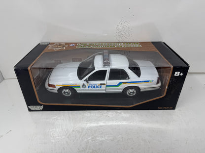 Motormax Vancouver Police Ford Crown Victoria Law Enforcement 1:18 Diecast