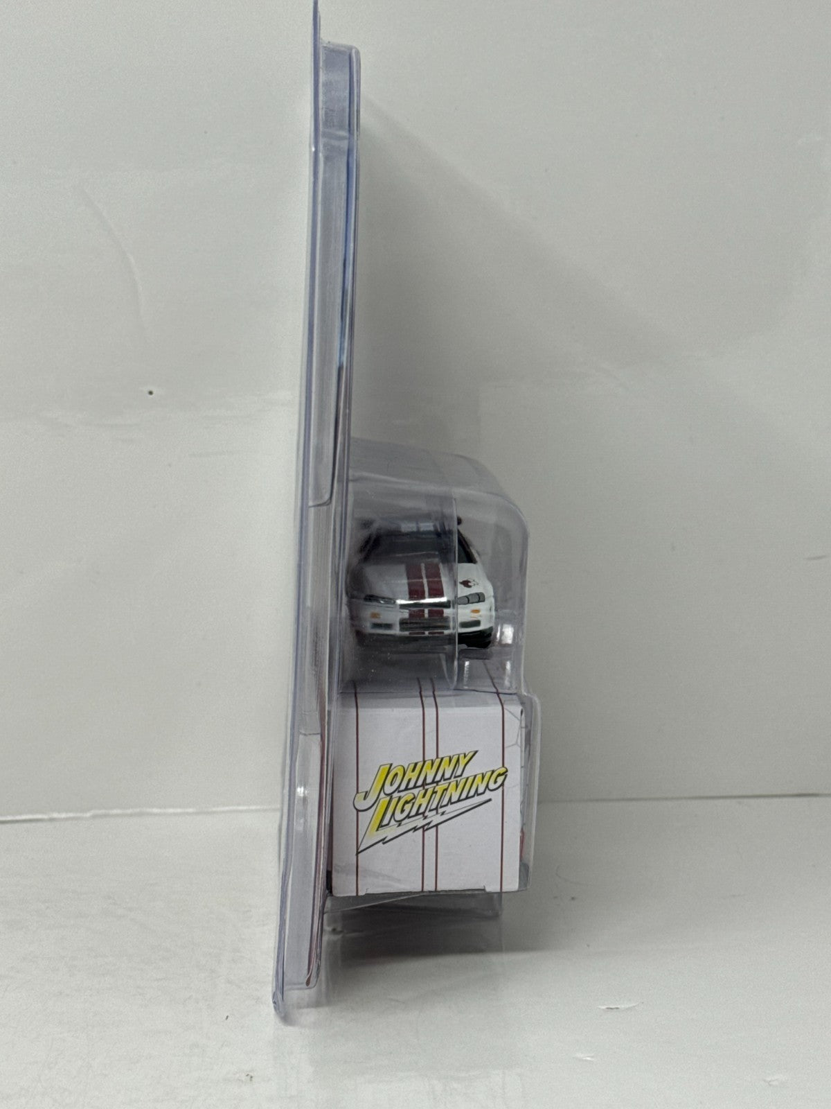 Johnny Lightning Dilsre Xclusive 1999 Nissan Skyline GT-R (BNR34) 1:64 Diecast