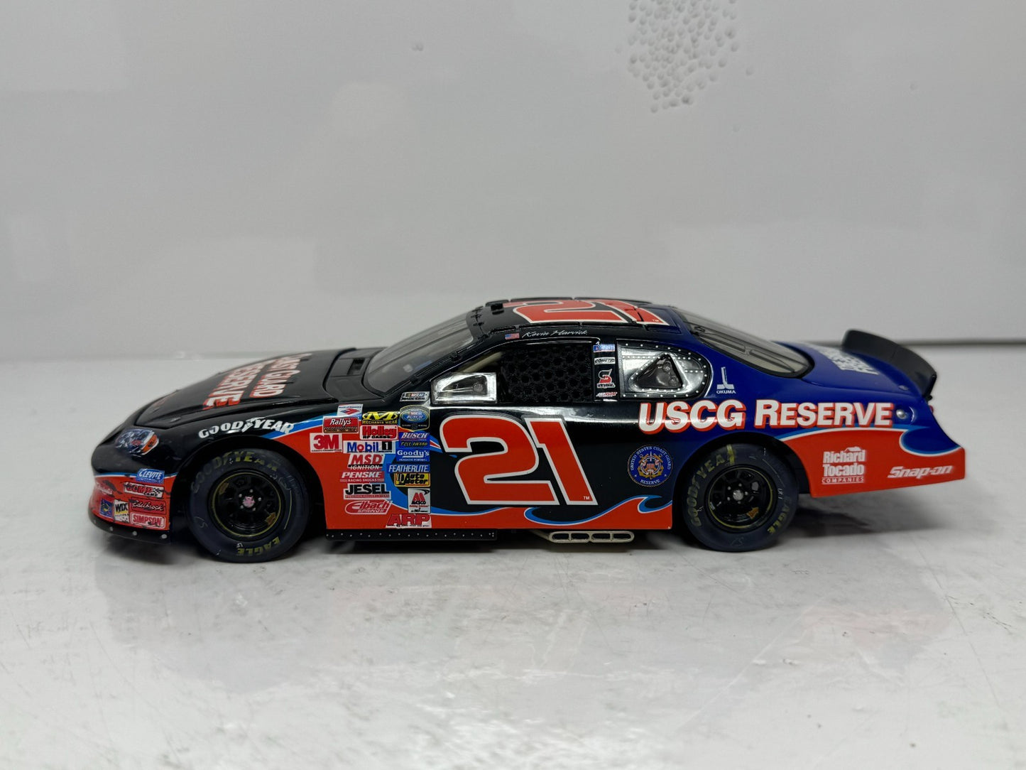 Motorsports Authentics Nascar #21 Kevin Harvick Richmond Win DEALER 1:24 Diecast