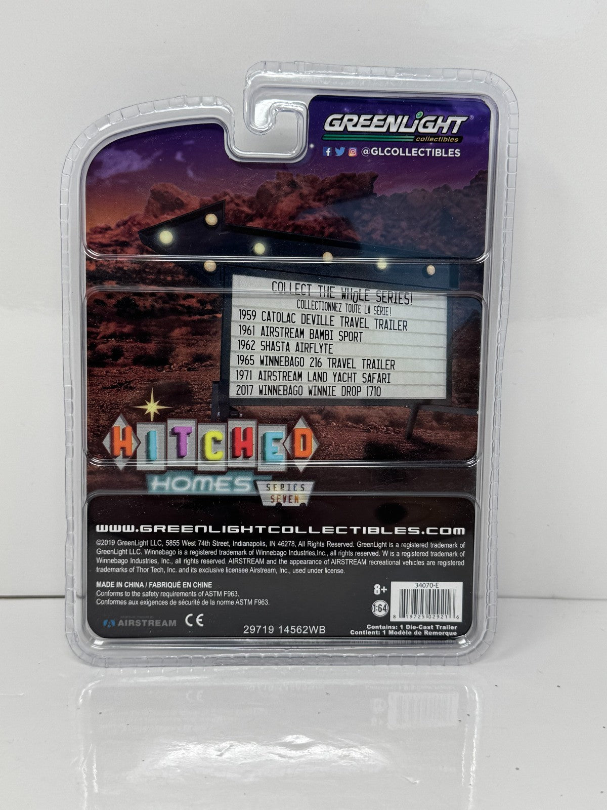 Greenlight Hitched Homes 1961 Airstream Bambi Sport Trailer CHASE 1:64 Diecast