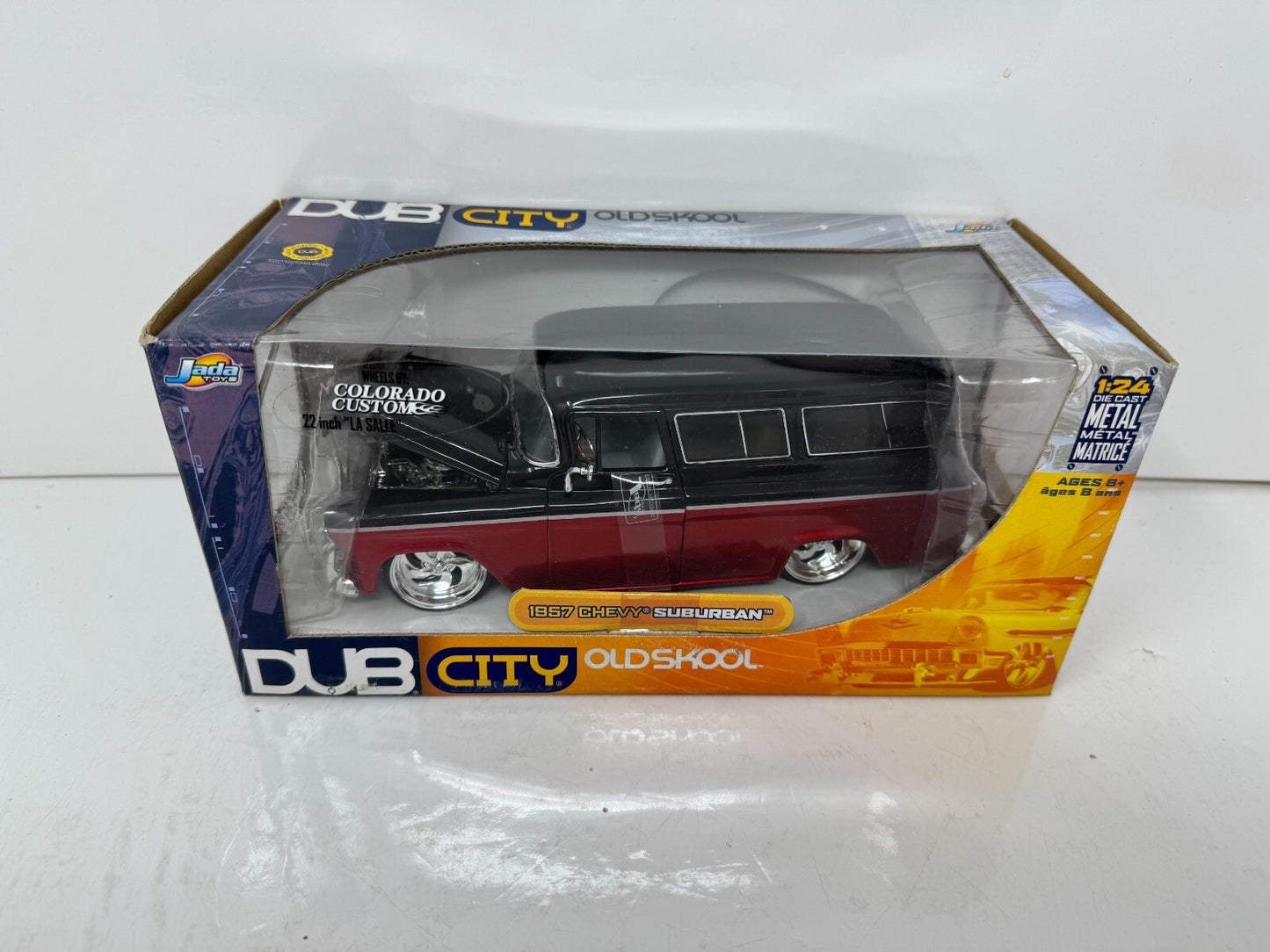 Jada Dub City 1957 Chevy Suburban 1:24 Diecast Colorado Custom Wheels 22 Inch