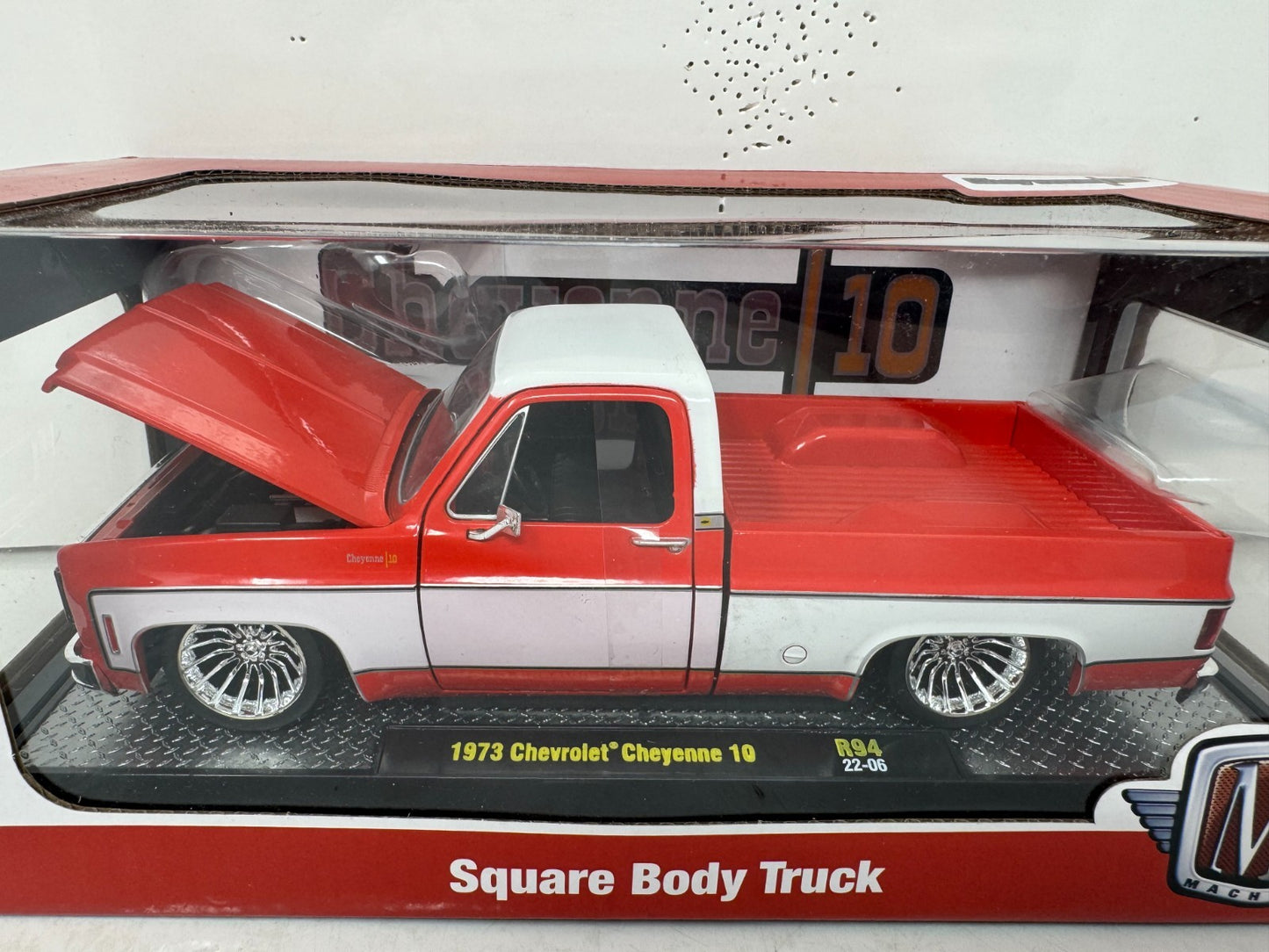 M2 Machines 1973 Chevrolet Cheyenne 10 Square Body Truck 1:24 Diecast