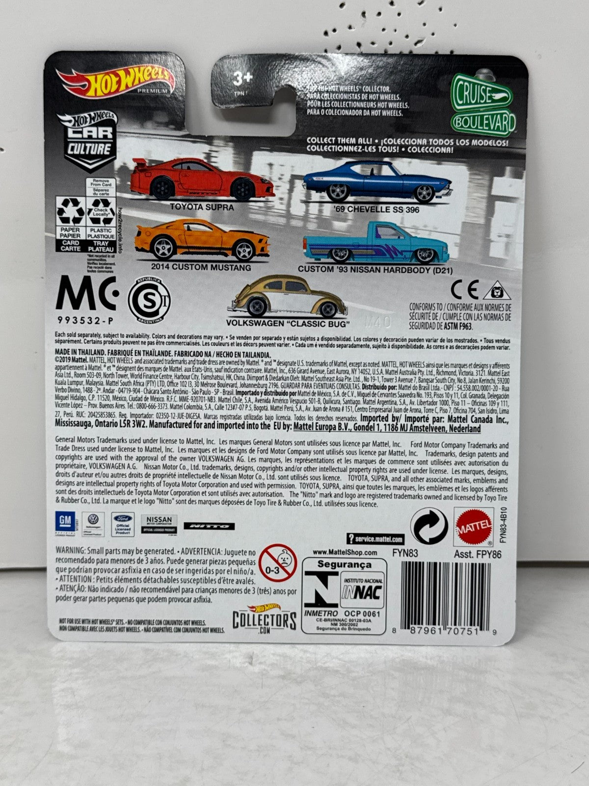 Hot Wheels Premium Cruise Boulevard 2014 Custom Mustang 1:64 Diecast