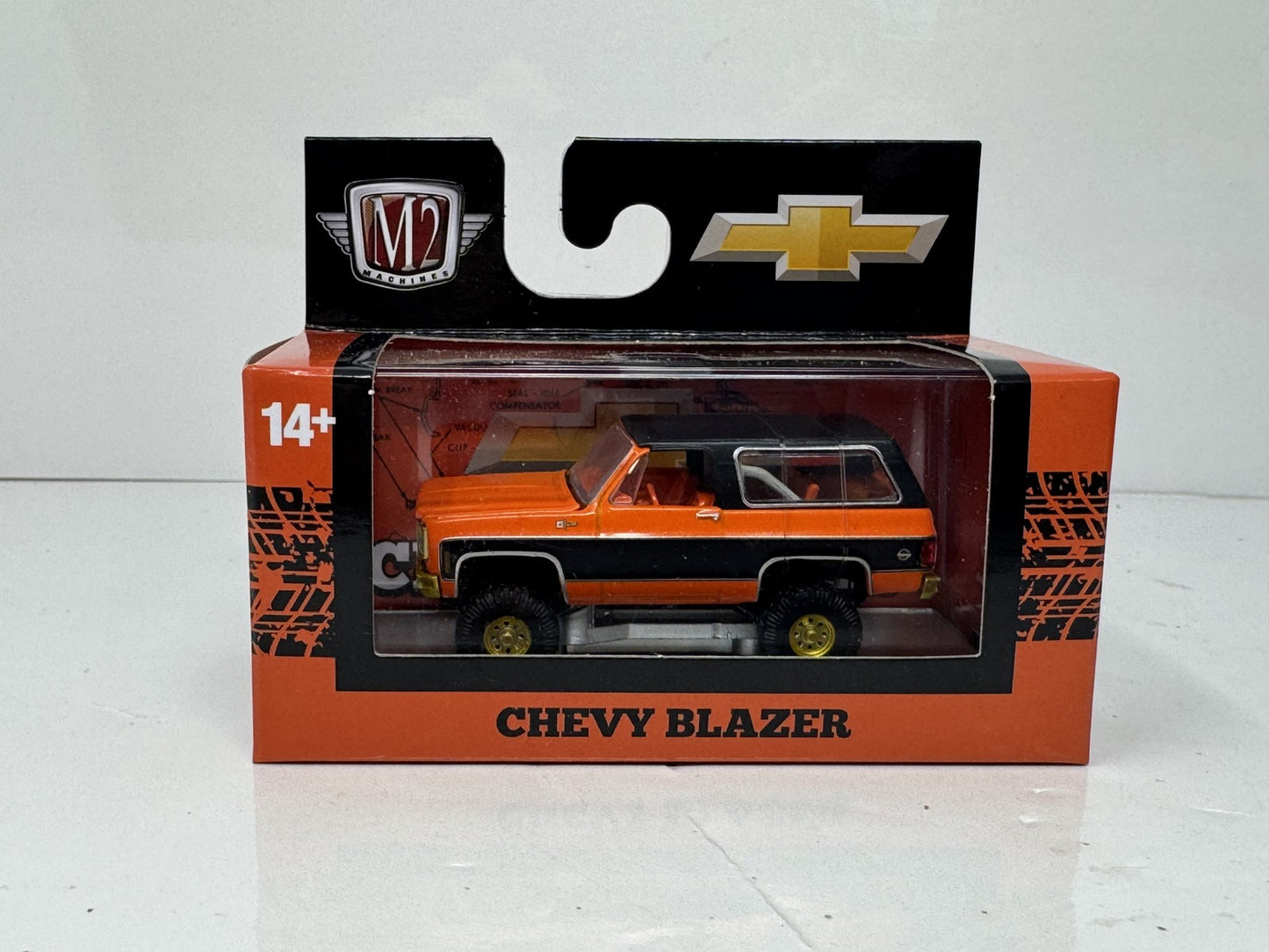 M2 Machines Chevrolet 1974 Chevy K5 Blazer Chase 1:64 Diecast