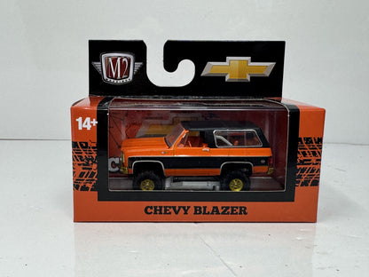M2 Machines Chevrolet 1974 Chevy K5 Blazer Chase 1:64 Diecast