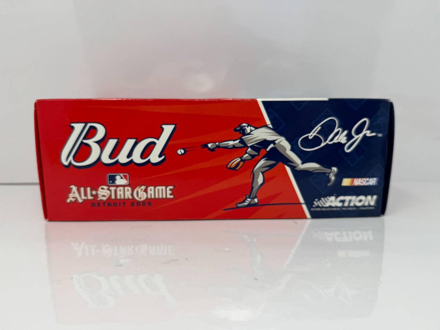 Action NASCAR Dale Earnhardt Jr #8 Budweiser MLB 2005 Monte Carlo 1:24 Diecast