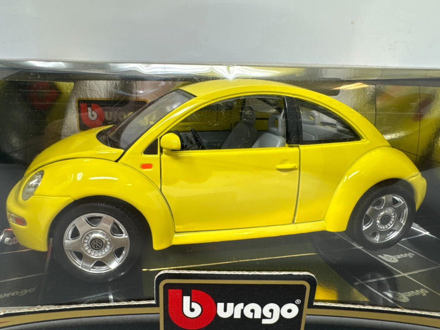 Bburago 1998 Volkswagen New Beetle Gold Collection 1:18 Diecast