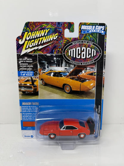 Johnny Lightning MCACN 1969 Dodge Charger Daytona 1:64 Diecast