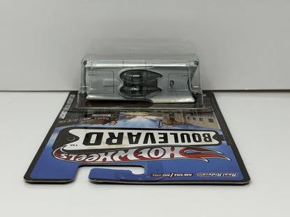 Hot Wheels Boulevard 1955 Lincoln Futura Concept 1:64 Diecast Real Riders White