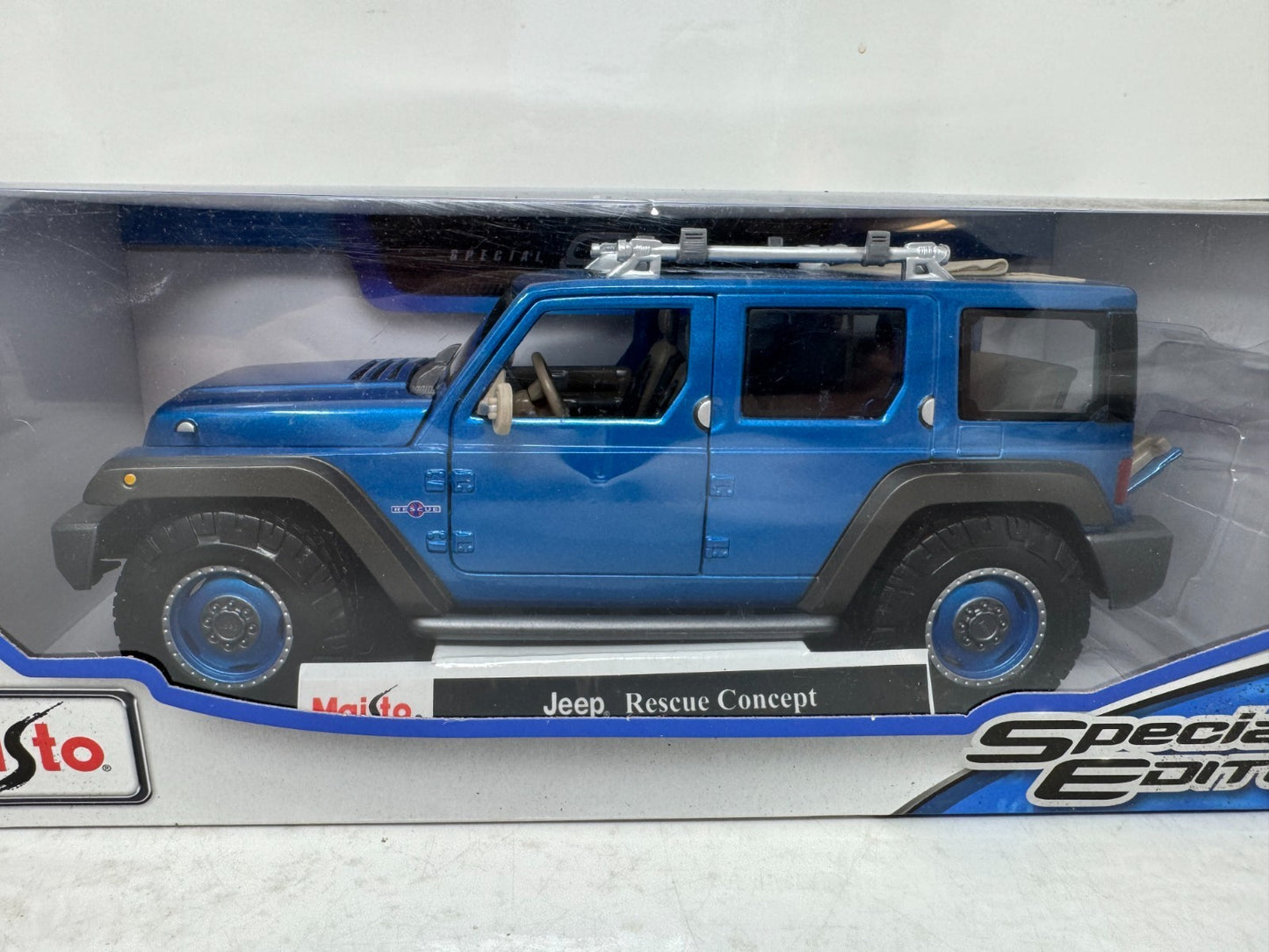 Maisto Jeep Rescue Concept Blue Special Edition 1:18 Diecast