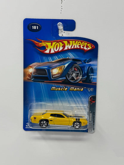 Hot Wheels Muscle Mania 1971 Plymouth GTX 1:64 Diecast Yellow