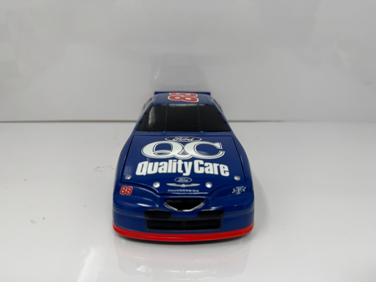 Action NASCAR Dale Jarrett #88 Quality Care 1997 Thunderbird BANK 1:24 Diecast
