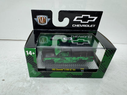M2 Machines 1992 Chevrolet C1500 SS 454 1:64 Diecast