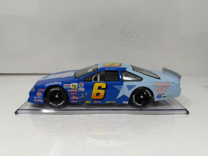 Action Nascar Mark Martin #6 Stroh's Light 1989 Ford Thunderbird 1:24 Diecast