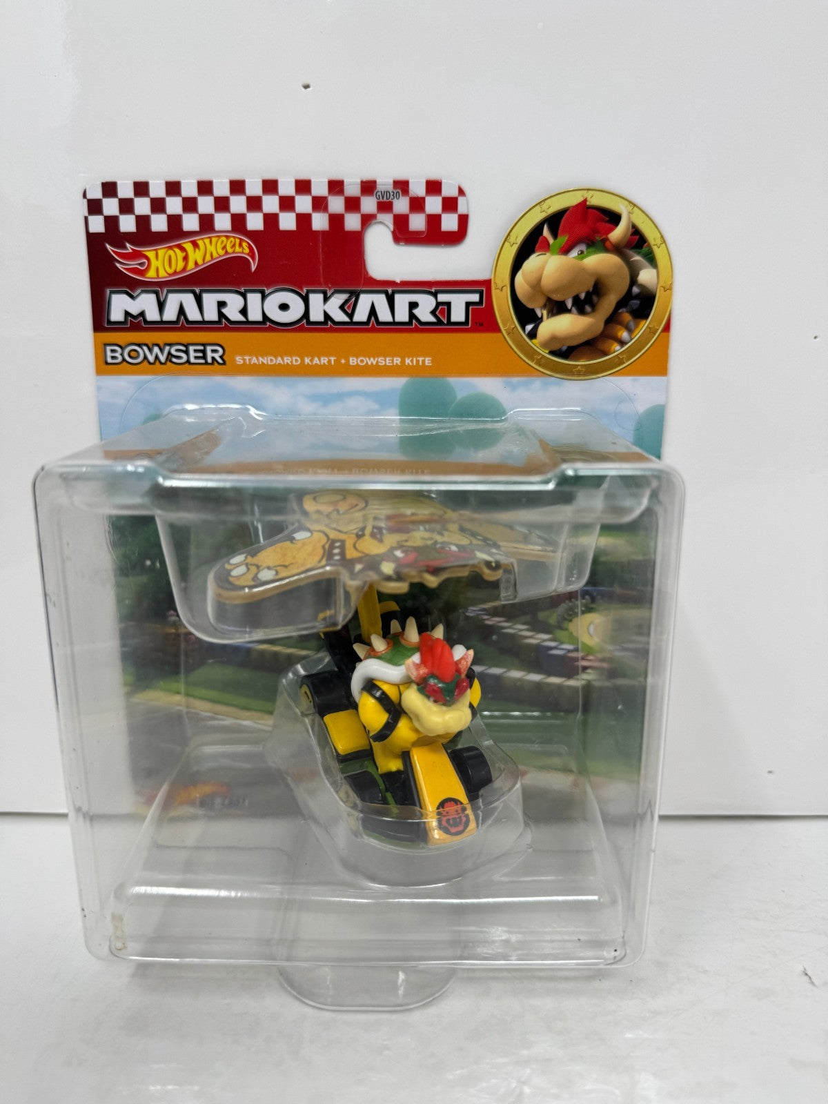 Hot Wheels Mario Kart Bowser Standard Kart + Bowser Kite 1:64 Diecast