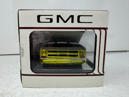 M2 Machines 1976 GMC Sierra Grande 15 Pickup Truck CHASE 1:24 Diecast