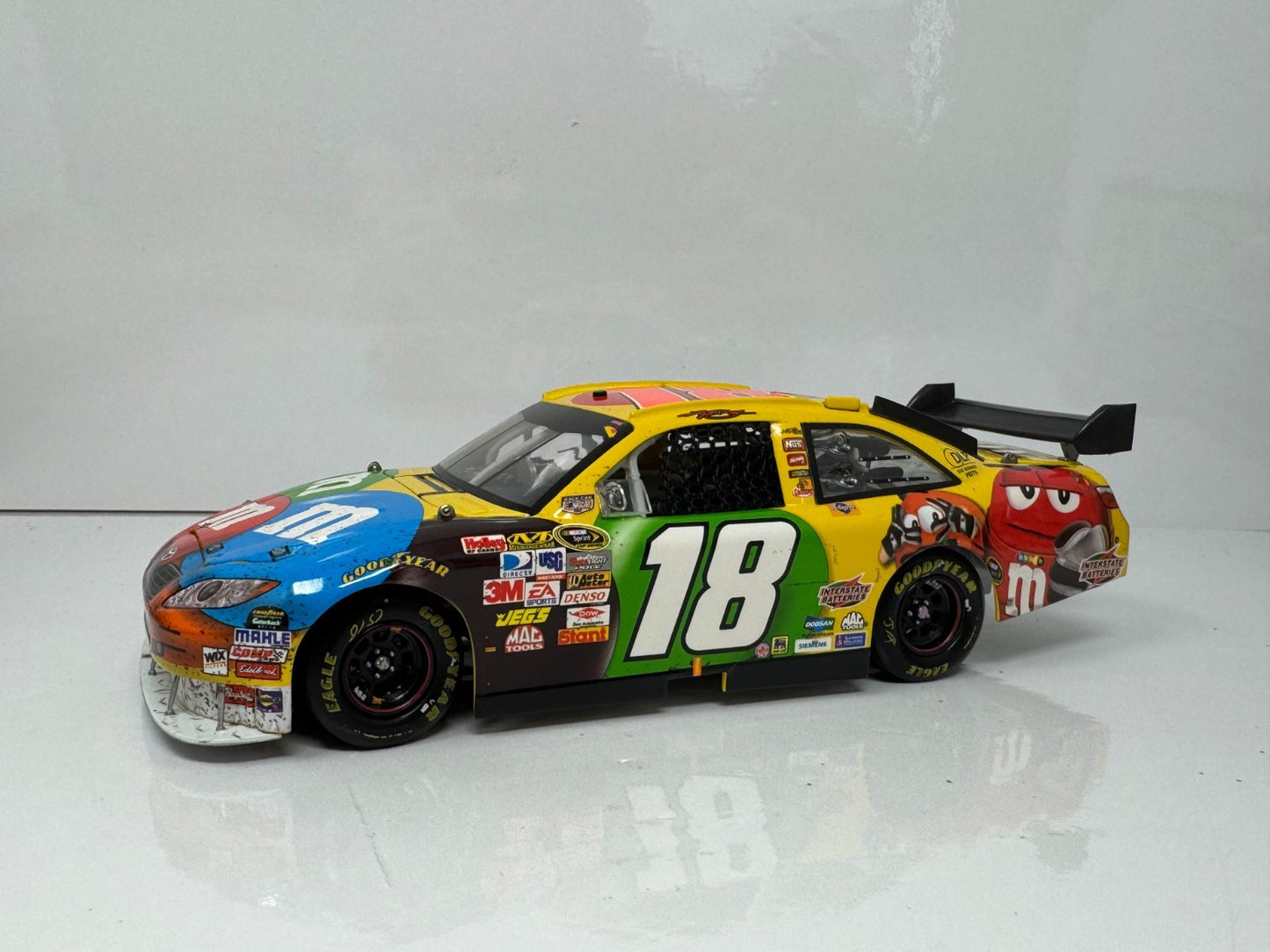 Action NASCAR #18 Kyle Busch M&M's Talladega Race Win 2008 Camry 1:24 Diecast
