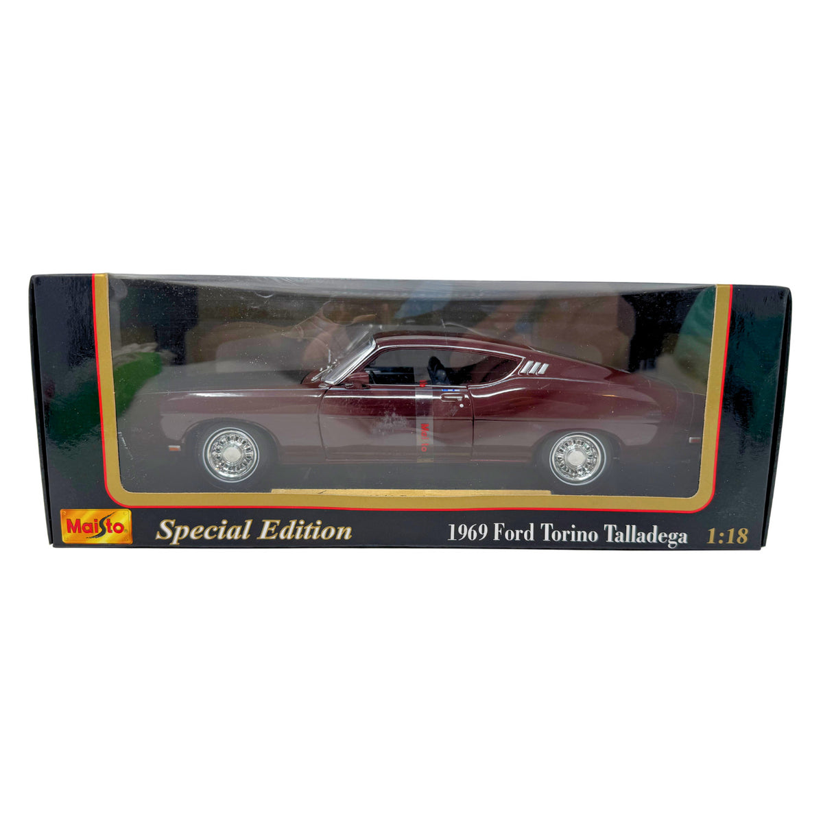 Maisto 1969 Ford Torino Talladega Special Edition 1:18 Diecast