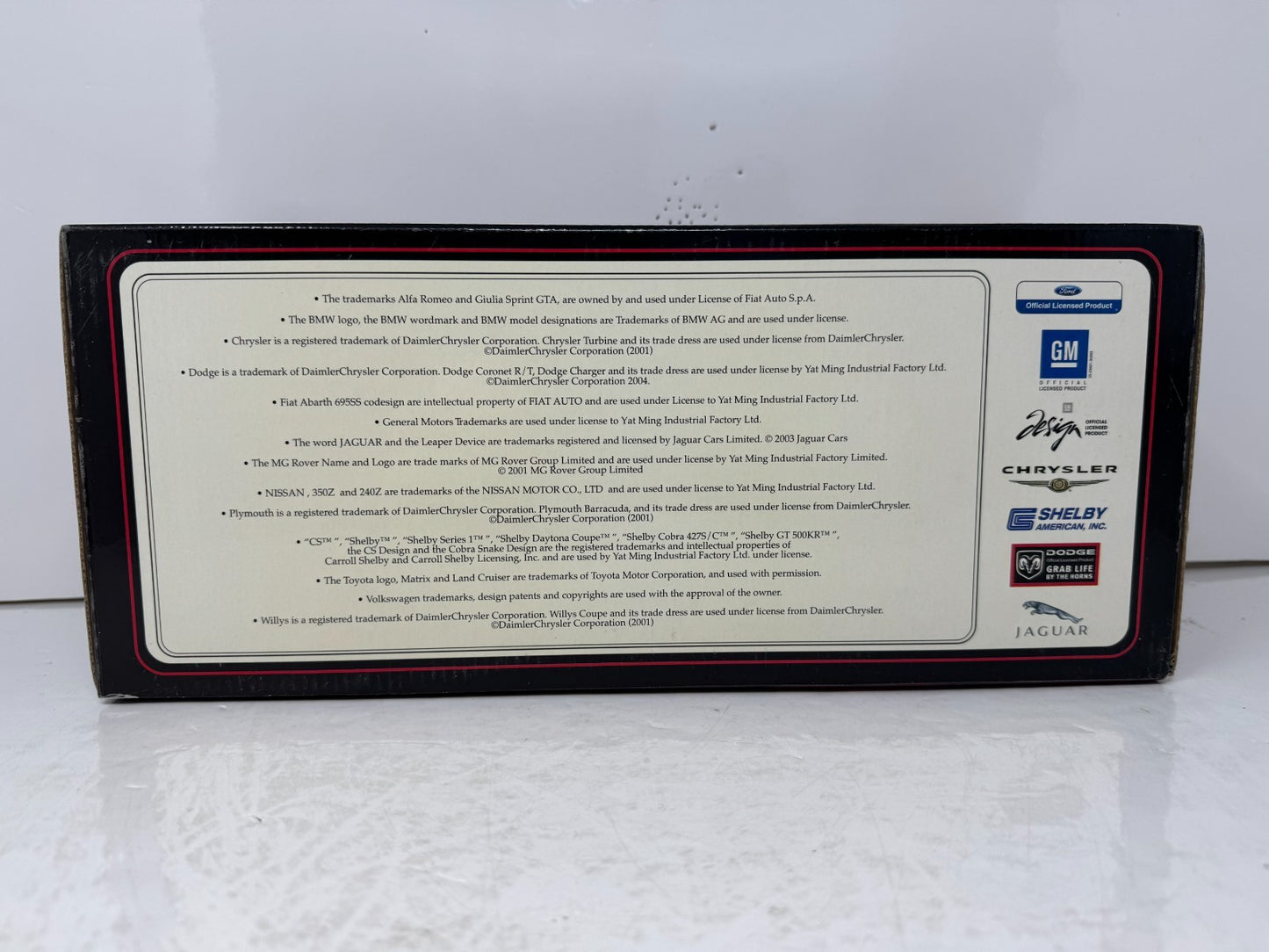 Yat Ming Road Signature 1964 Ford Falcon 1:18 Diecast