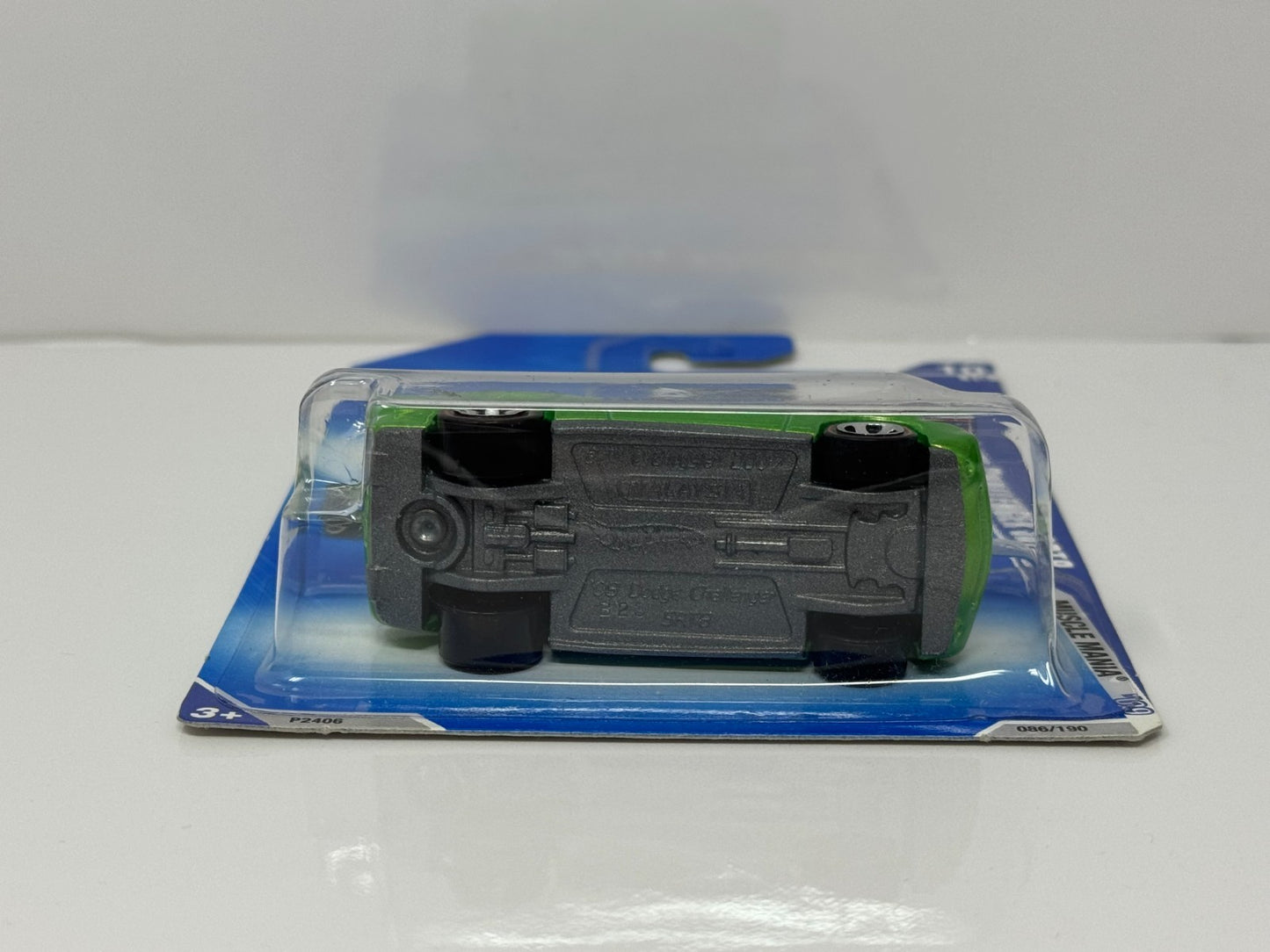 Hot Wheels Muscle Mania 2009 Dodge Challenger SRT8 1:64 Diecast Green Redline