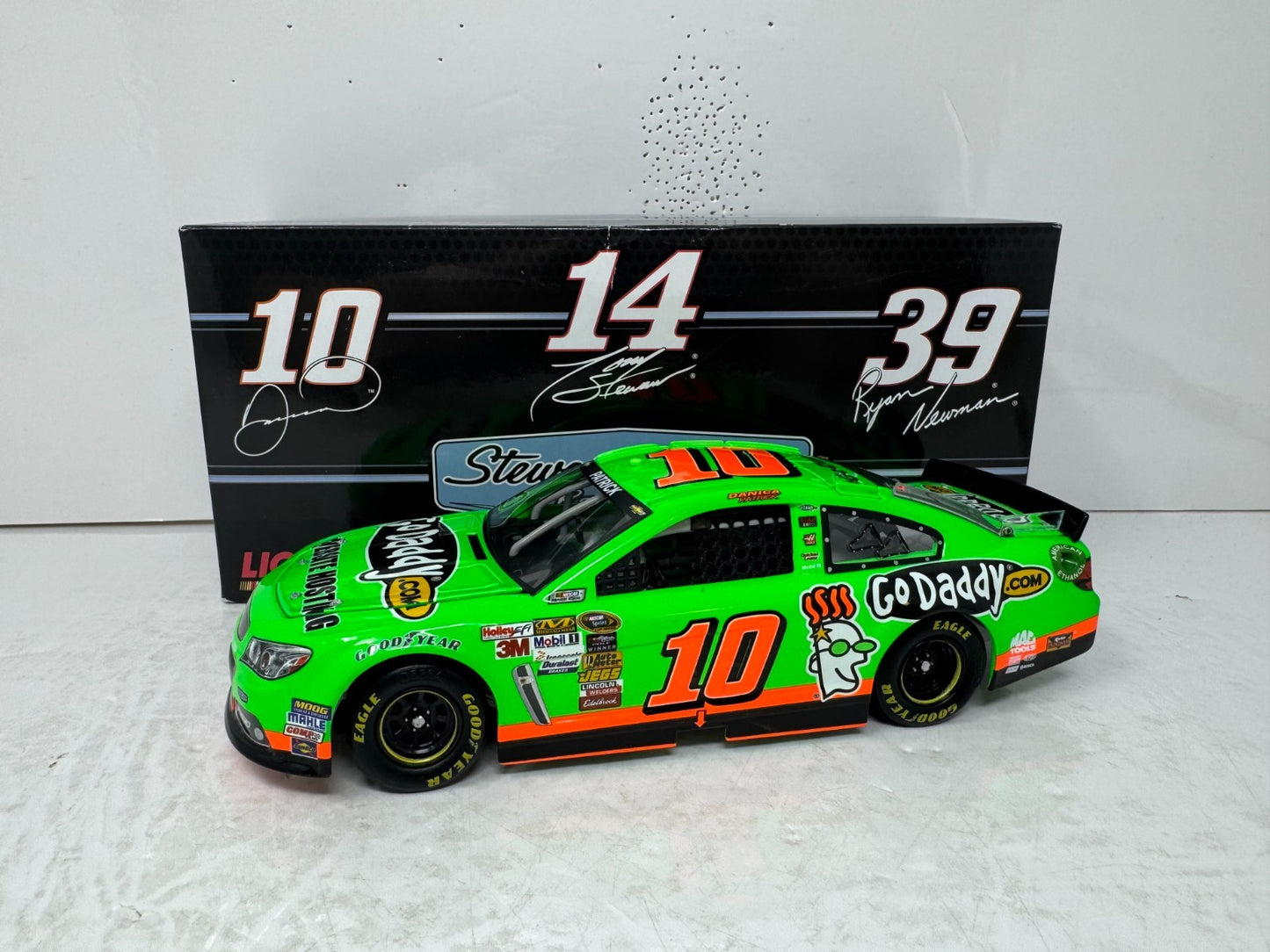 Lionel NASCAR #10 Danica Patrick GoDaddy 2013 Daytona Pole Winner 1:24 Diecast