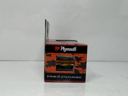 M2 Machines Plymouth 1969 Plymouth Road Runner CHASE 1:64 Diecast