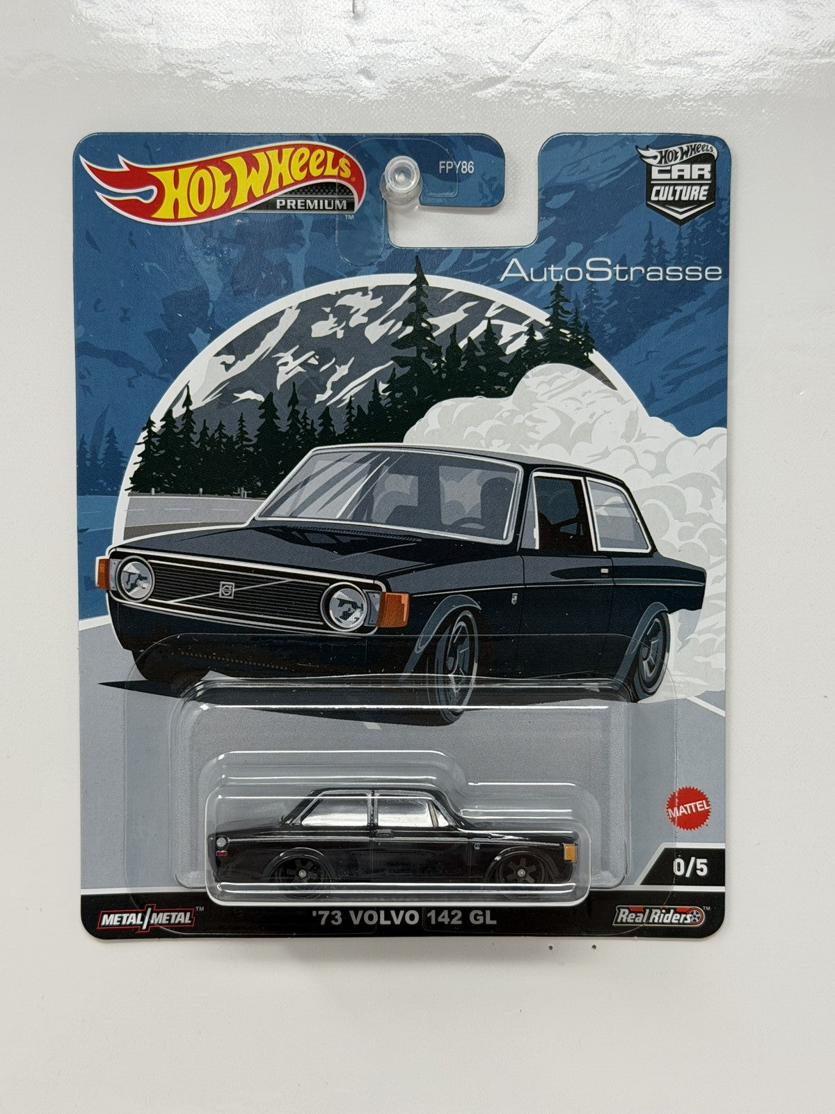Hot Wheels Premium AutoStrasse 1973 Volvo 142 GL CHASE 0/5 1:64 Diecast