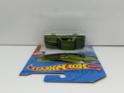 Hot Wheels Muscle Mania 1986 Chevrolet Monte Carlo SS 1:64 Diecast Green