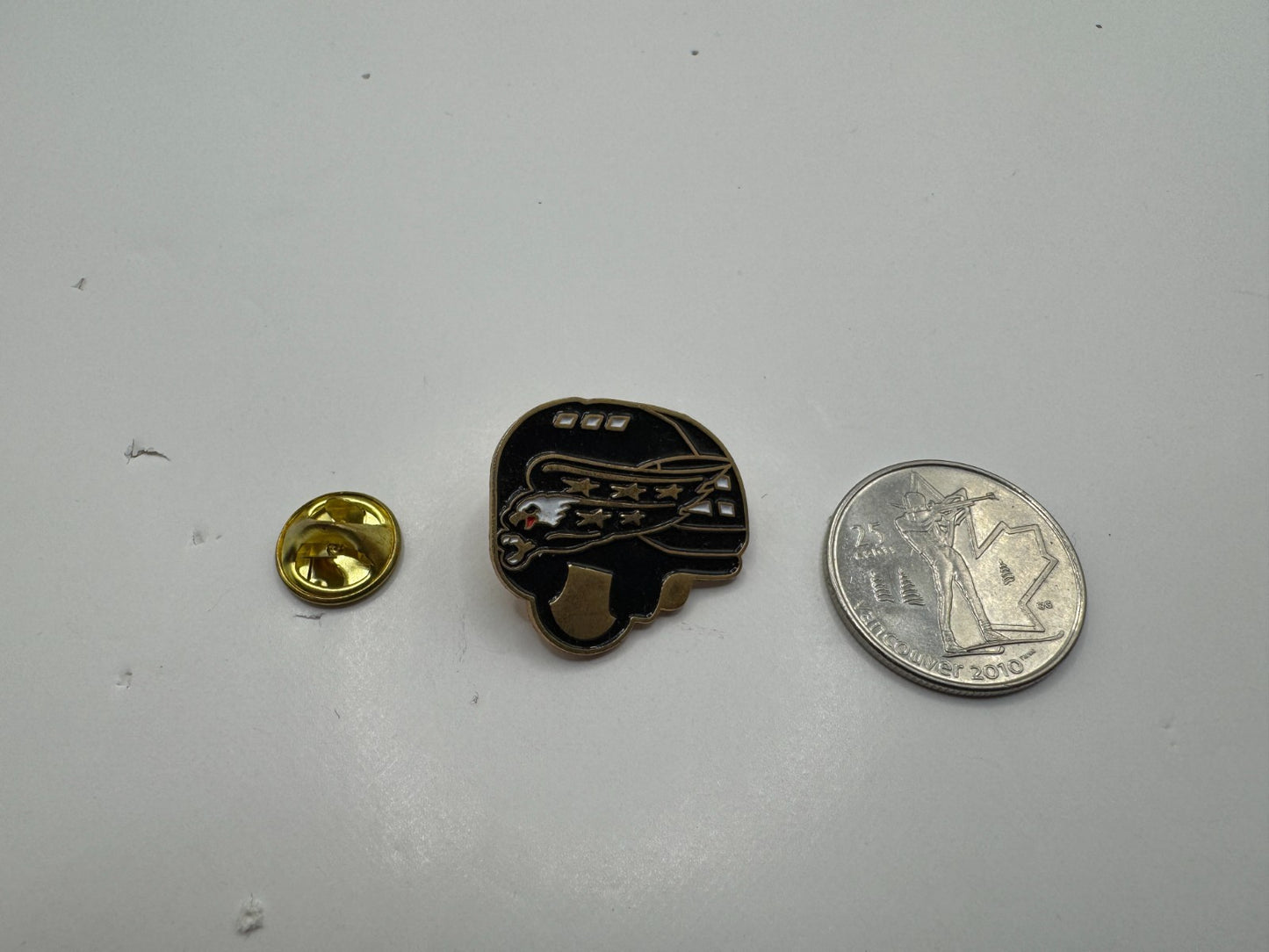Washington Capitals Helmet NHL Hockey Lapel Pin