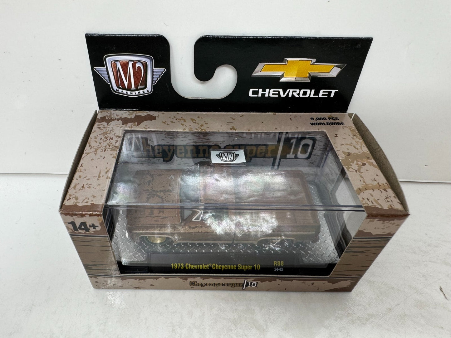 M2 Machines Chevrolet 1973 Chevrolet Cheyenne Super 10 1:64 Diecast Brown