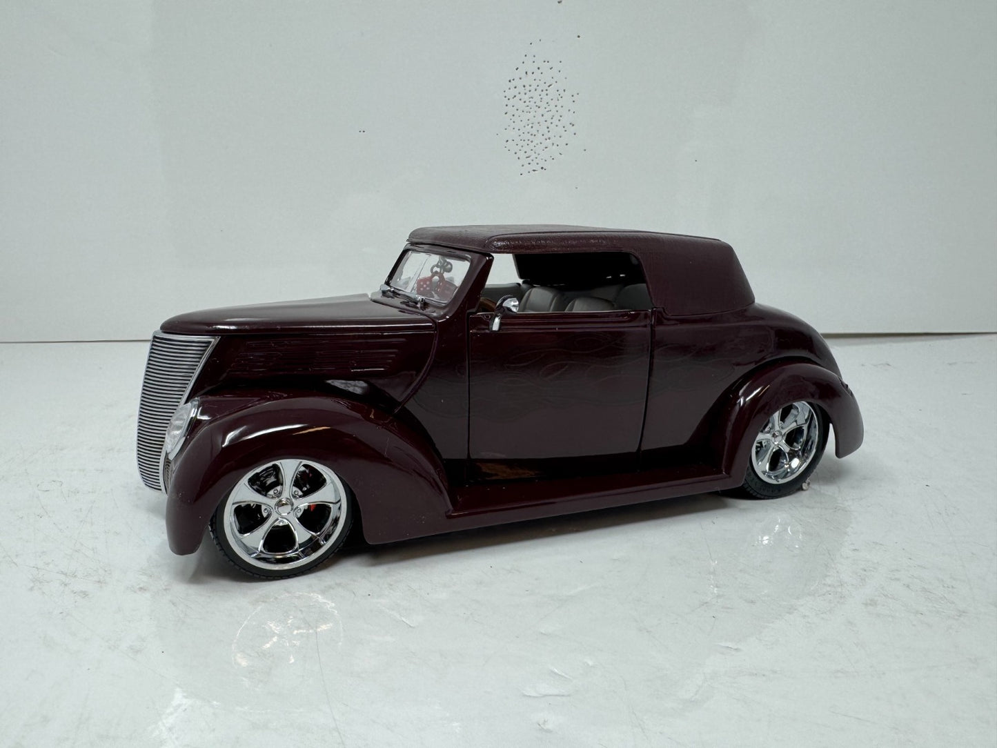Yat Ming Road Signature 1937 Ford Shyne Rodz 1:18 Diecast