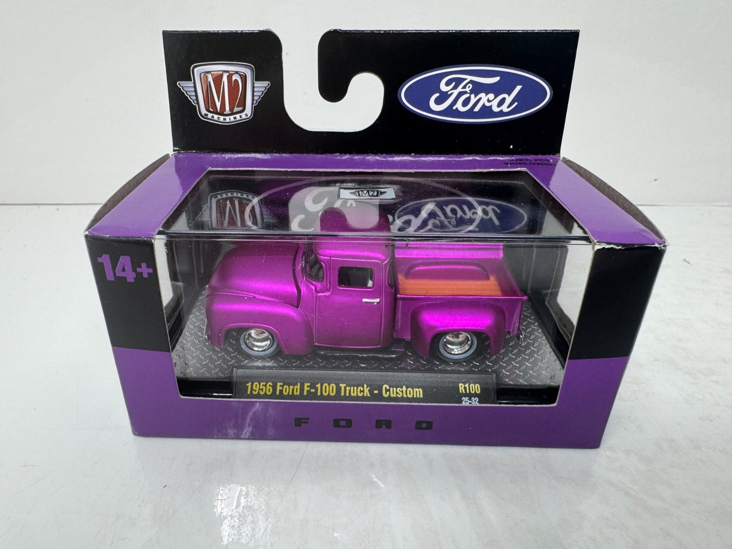 M2 Machines Ford 1956 Ford F-100 Custom 1:64 Diecast