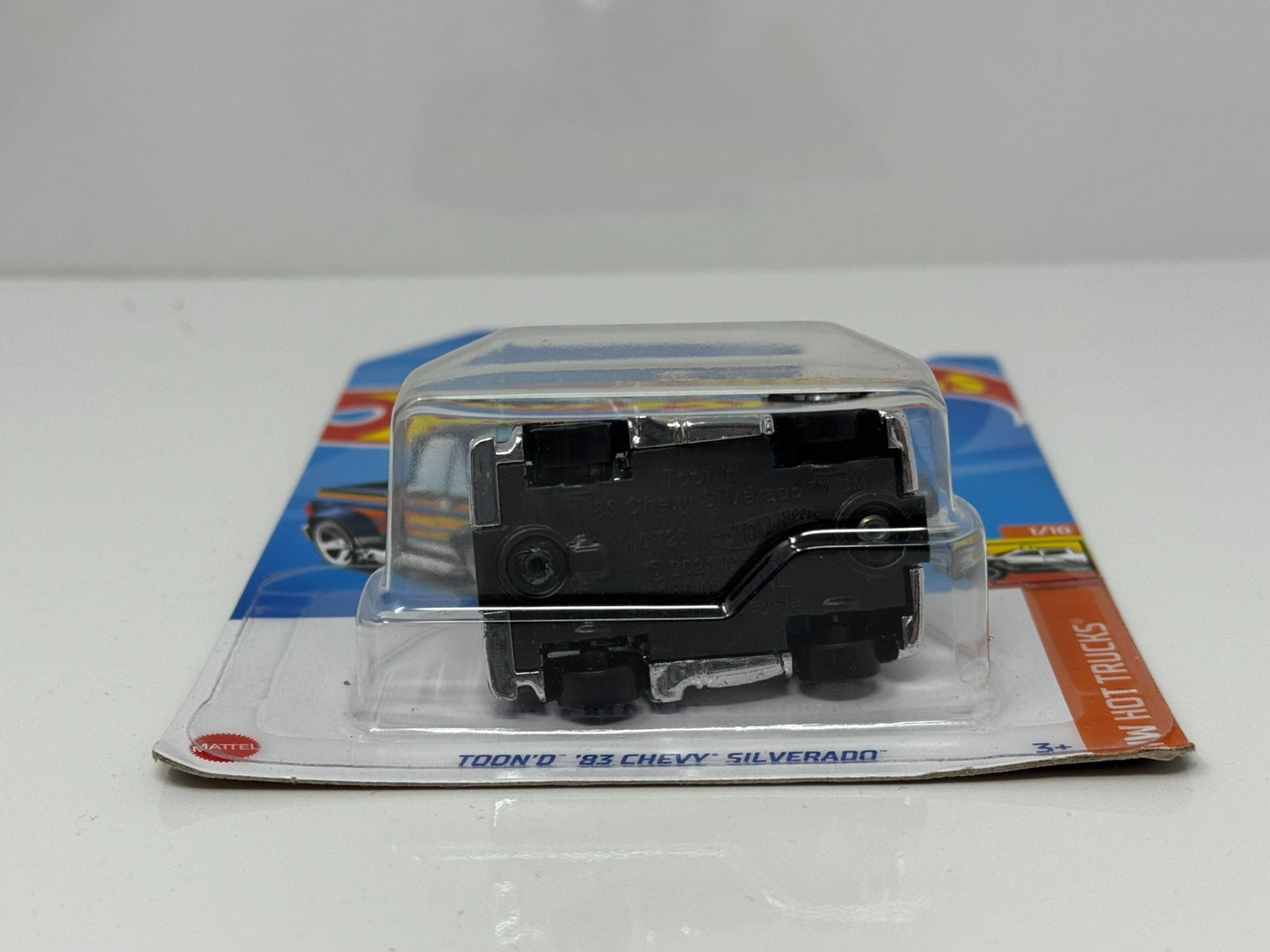 Hot Wheels HW Hot Trucks Toon'd 1983 Chevy Silverado 1:64 Diecast