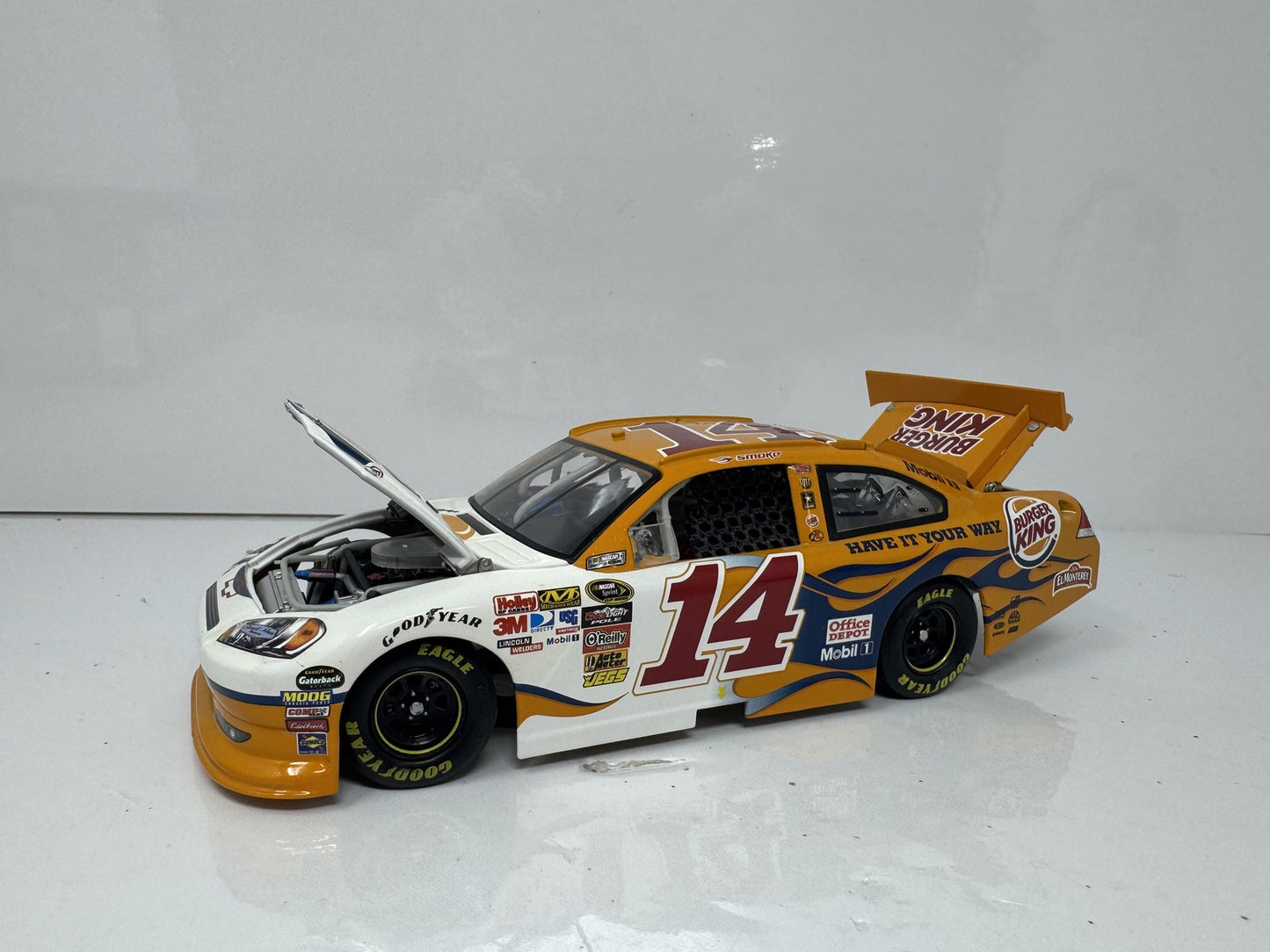 Lionel NASCAR Tony Stewart #14 Burger King 2011 Chevrolet Impala 1:24 Diecast