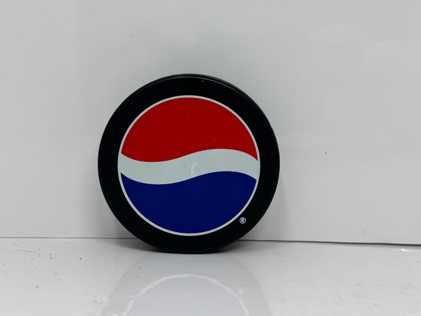 Wayne Gretzky #99 Official Logo Collectible Pepsi Hockey Puck