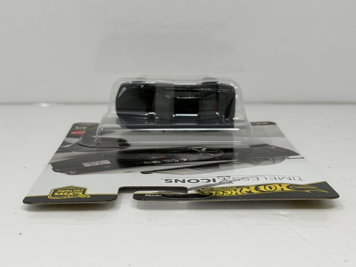 Hot Wheels Premium Timeless Icons Nissan Skyline GT-R V-Spec CHASE 1:64 Diecast