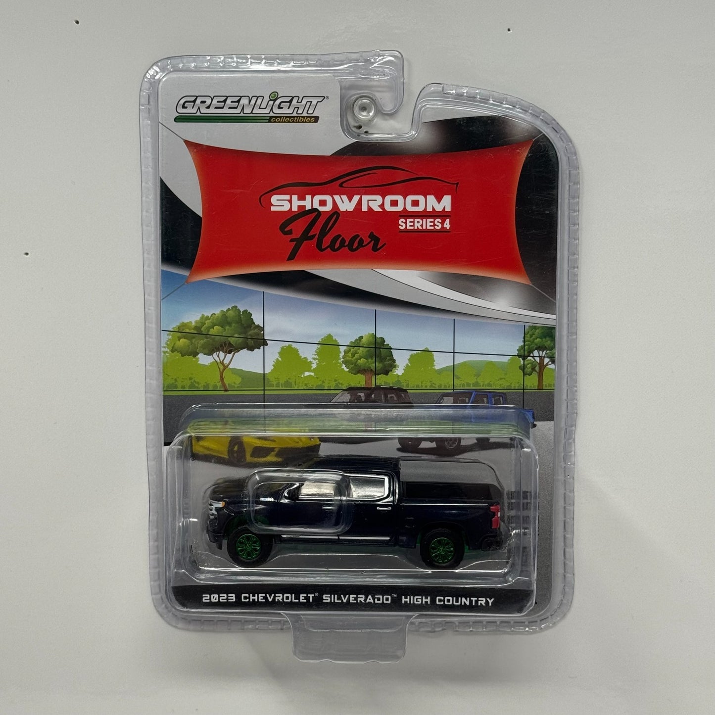 Greenlight Showroom Floor Chevrolet Silverado High Country CHASE 1:64 Diecast