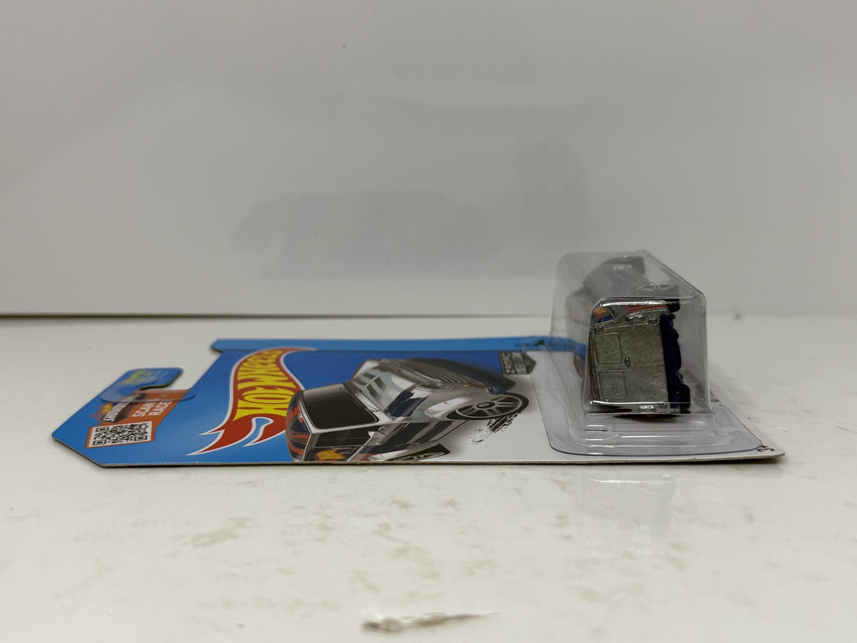 Hot Wheels ZAMAC HW City 1967 Austin Mini Van 1:64 Diecast
