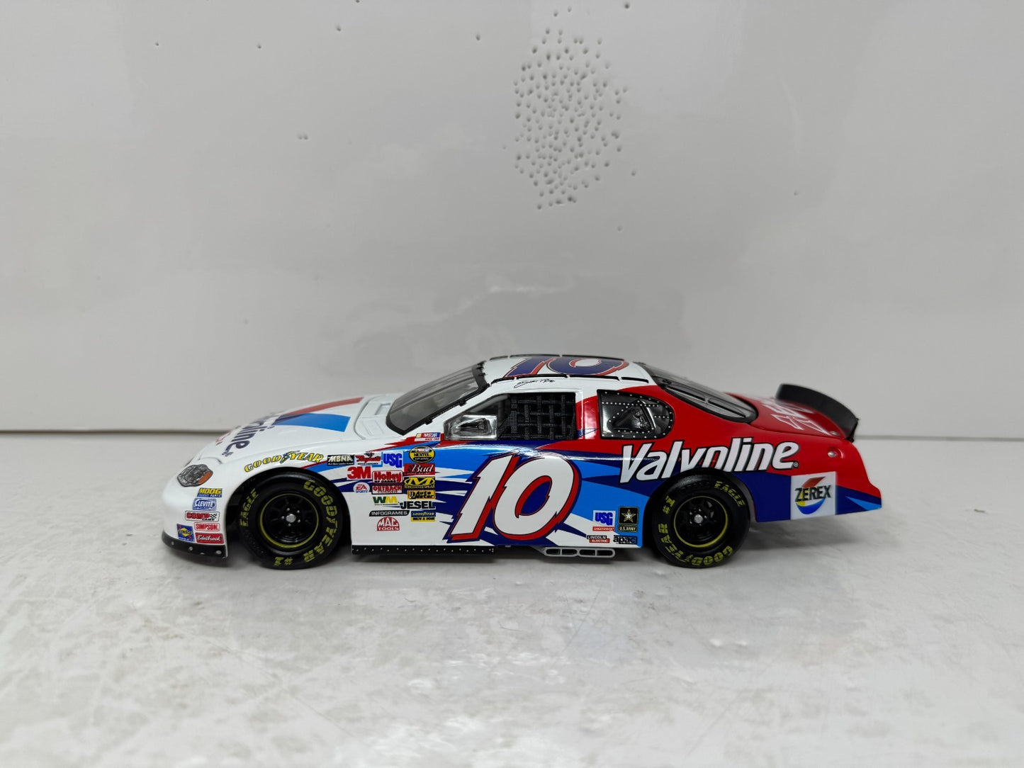 Action NASCAR #10 Scott Riggs Valvoline 2004 Monte Carlo 1:24 Diecast