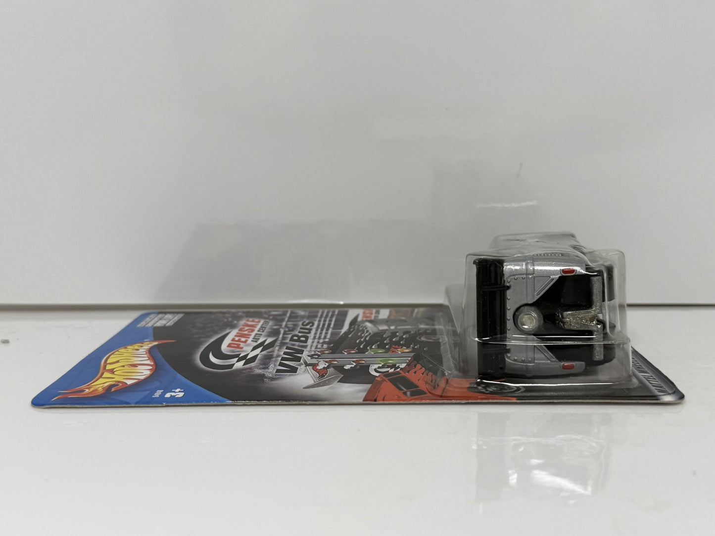 Hot Wheels Penske Auto Center VW Volkswagen Drag Bus 1:64 Diecast