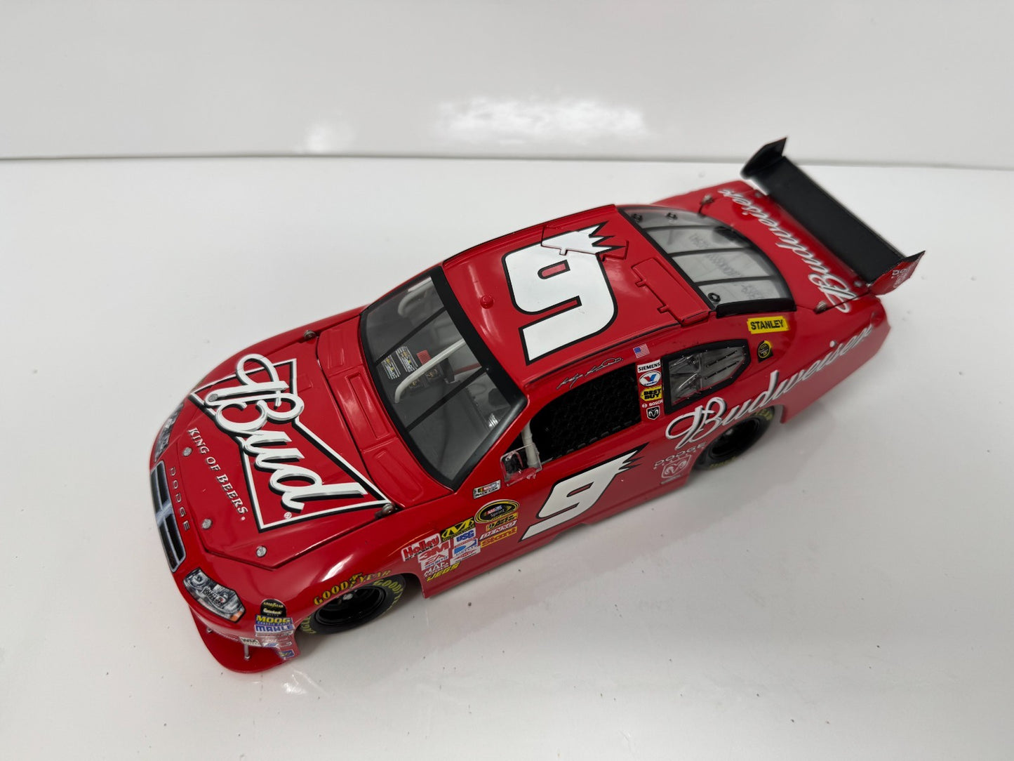 Action NASCAR Kasey Kahne #9 Budweiser 2009 Dodge Charger 1:24 Diecast