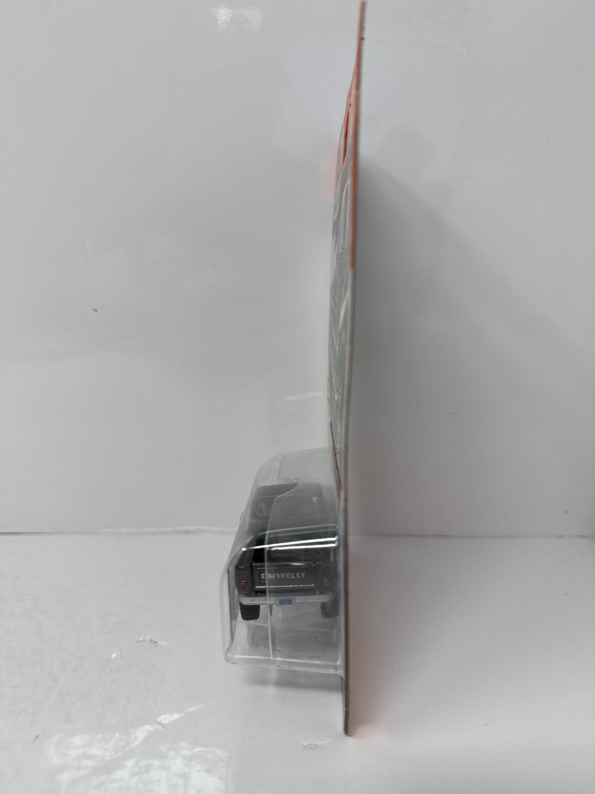 Auto World Muscle Trucks 1981 Chevy Silverado Stepside Gray 1:64 Diecast