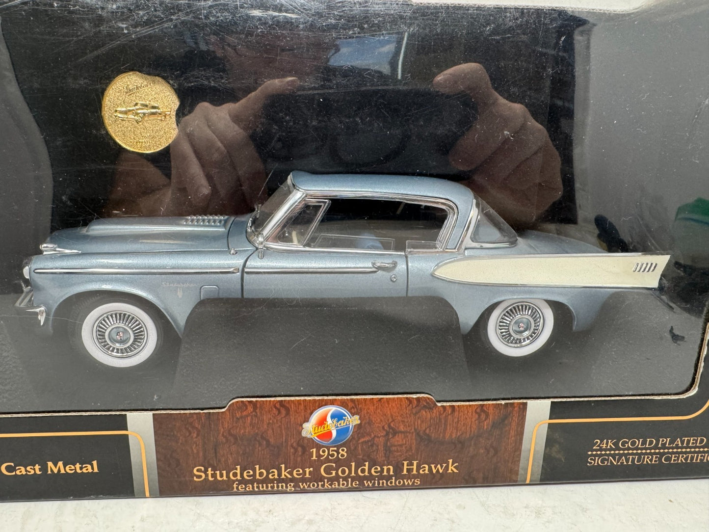 Yat Ming Road Signature 1958 Studebaker Golden Hawk 1:18 Diecast Coin Edition