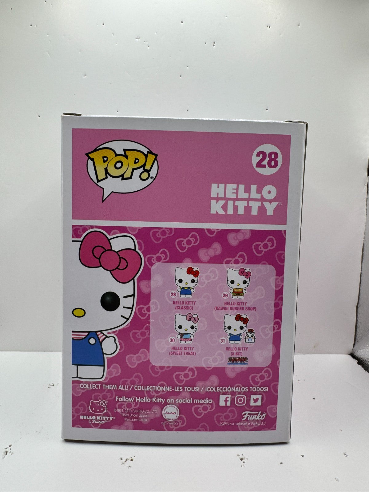 Funko Pop! Hello Kitty (Classic) Flocked Amazon Exclusive Vinyl Figure