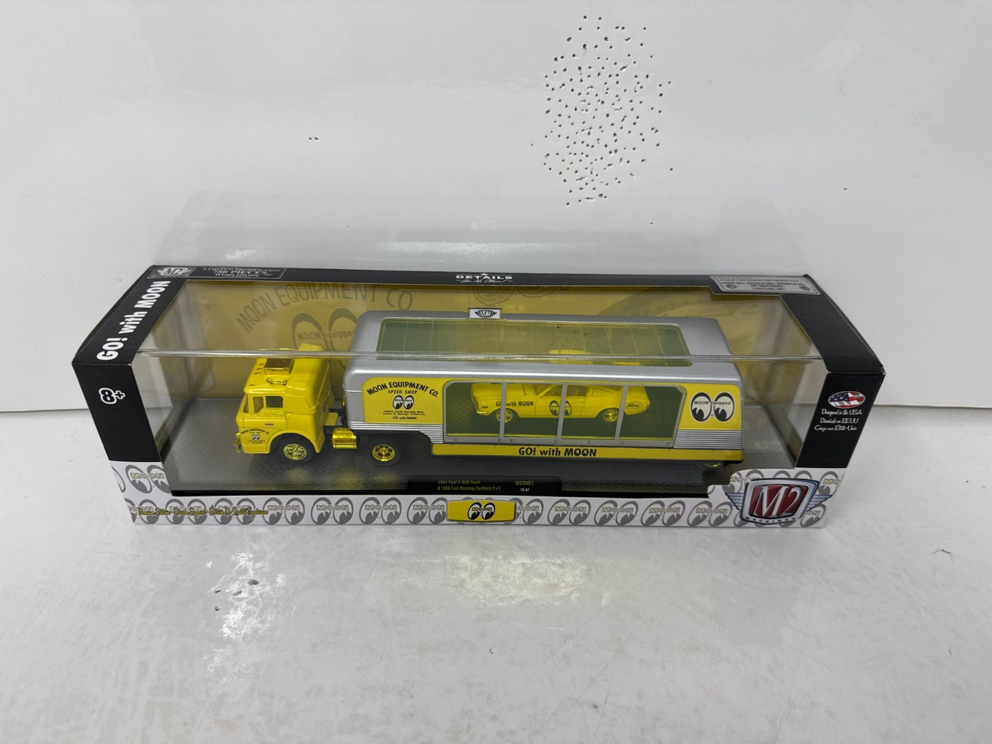 M2 Auto-Haulers Ford C-950 & 1966 Ford Mustang Mooneyes CHASE 1:64 Diecast